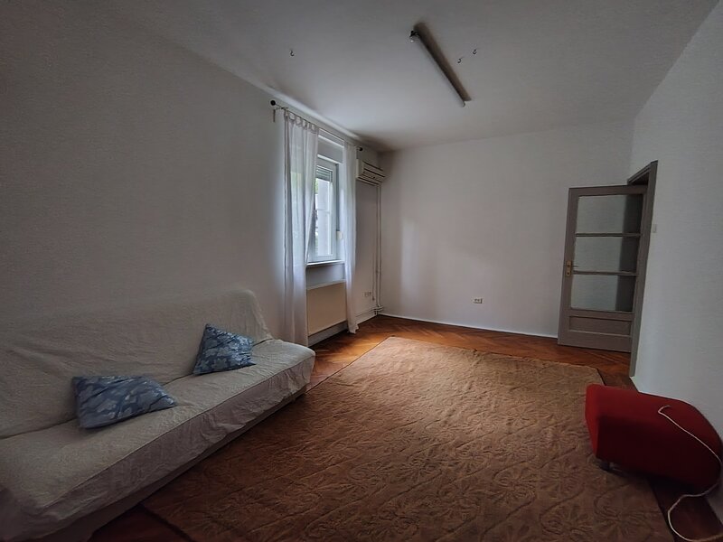 Bucurestii Noi, apartament cu 3 camere decomandate, et. 3, bloc rusesc